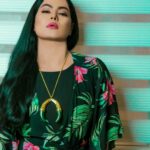 Veena Malik Instagram – زمانہ کچھ بھی کہے اسکا احترام نہ کر۔۔
جسے ضمیر نہ مانے اسے سلام نہ کر۔۔۔ 
#وینا_ملک 
📷 =@mateenshahphotography 
💋💄💅💝= @tahseenkhanoffical