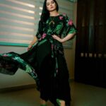 Veena Malik Instagram – زمانہ کچھ بھی کہے اسکا احترام نہ کر۔۔
جسے ضمیر نہ مانے اسے سلام نہ کر۔۔۔ 
#وینا_ملک 
📷 =@mateenshahphotography 
💋💄💅💝= @tahseenkhanoffical