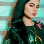 Veena Malik Instagram – زمانہ کچھ بھی کہے اسکا احترام نہ کر۔۔
جسے ضمیر نہ مانے اسے سلام نہ کر۔۔۔ 
#وینا_ملک 
📷 =@mateenshahphotography 
💋💄💅💝= @tahseenkhanoffical