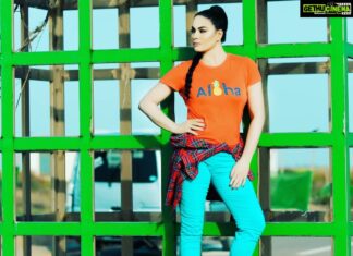 Veena Malik Instagram - At its Best..life is unpredictable🌟 #VeenaMalik #instadaily 📷❤🙌 @tahseenkhanoffical @mateenshahphotography