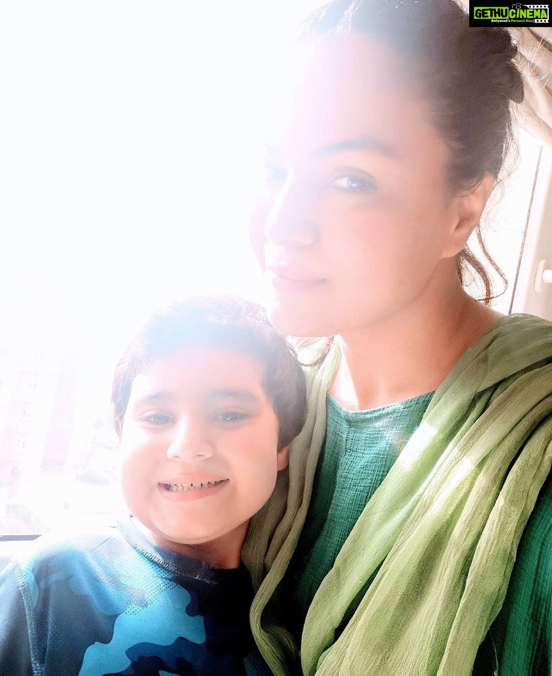 Veena Malik Instagram - #❤️❤️❤️ #VeenaMalik #veenamalikkids