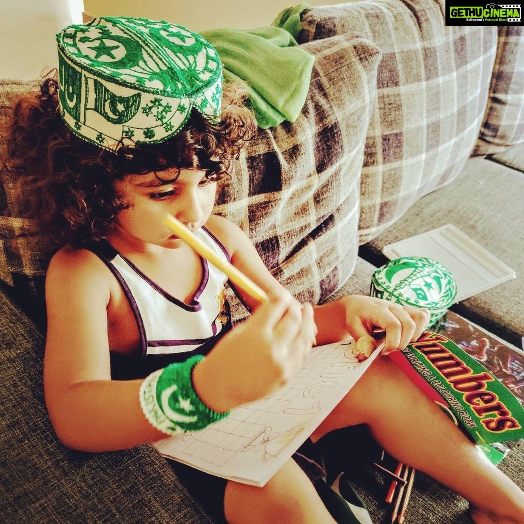 Veena Malik Instagram - #pakistanzindabad🇵🇰💚 #veenamalikkids #veenamalik #veenamalikpakistan