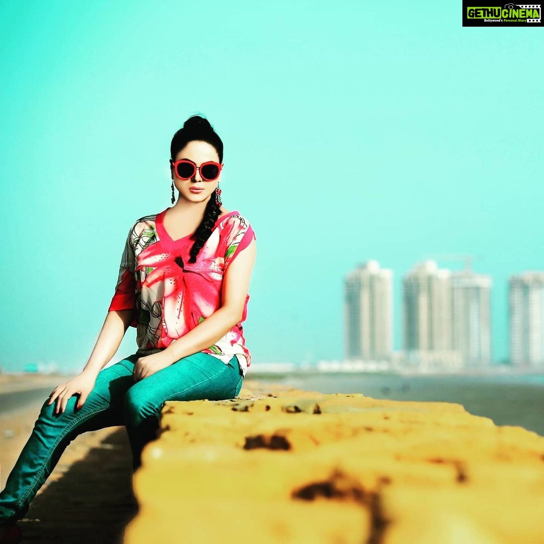 Veena Malik Instagram - Be the Rainbow You keep on chasing #ππππβ€οΈ #VeenaMalik #veenamalikpakistan #theveenamalik π·credit @mateenshahphotography @tahseenkhanoffical #ππ