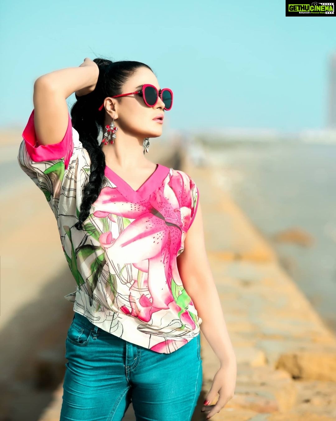 Veena Malik Instagram - Far Away From This World #πππ #veenamalik π·credit @mateenshahphotography @tahseenkhanoffical