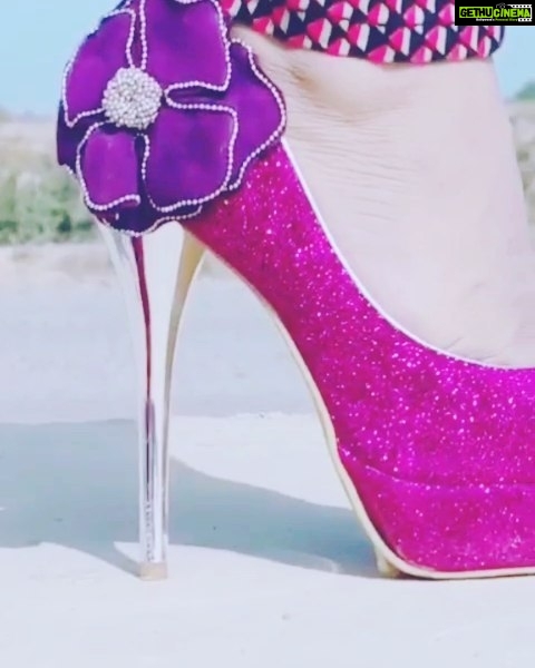 Veena Malik Instagram - Not Afraid of Height👠💄💅..... #VeenaMalik