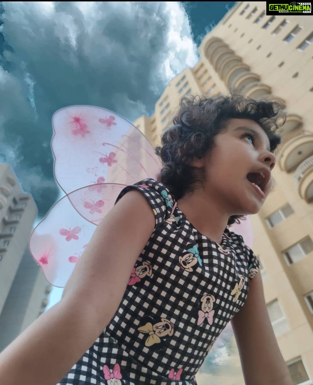 Veena Malik Instagram - #Amaleena #åmål #VeenaMalik #veenamalikkids #⛅️❤️