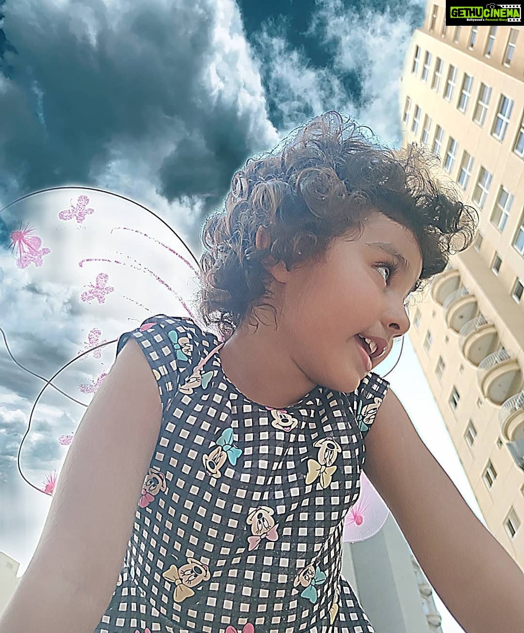 Veena Malik Instagram - #Amaleena #åmål #VeenaMalik #veenamalikkids #⛅️❤️