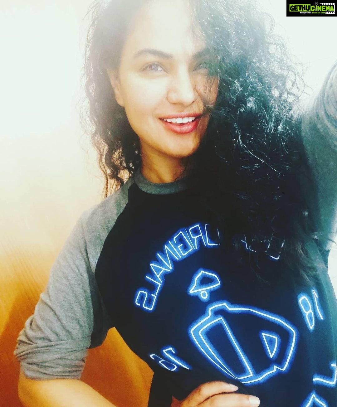 Veena Malik Instagram - #blessedwithkurls #VeenaMalik #curlsforthegirls