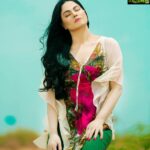 Veena Malik Instagram - The Best way to Pay for A #LovelyMoment Is #enjoy #VeenaMalik #veenamalikpakistan