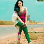 Veena Malik Instagram - The Best way to Pay for A #LovelyMoment Is #enjoy #VeenaMalik #veenamalikpakistan