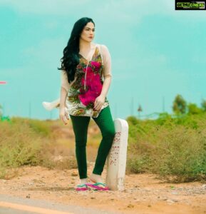 Veena Malik Instagram - The Best way to Pay for A #LovelyMoment Is #enjoy #VeenaMalik #veenamalikpakistan