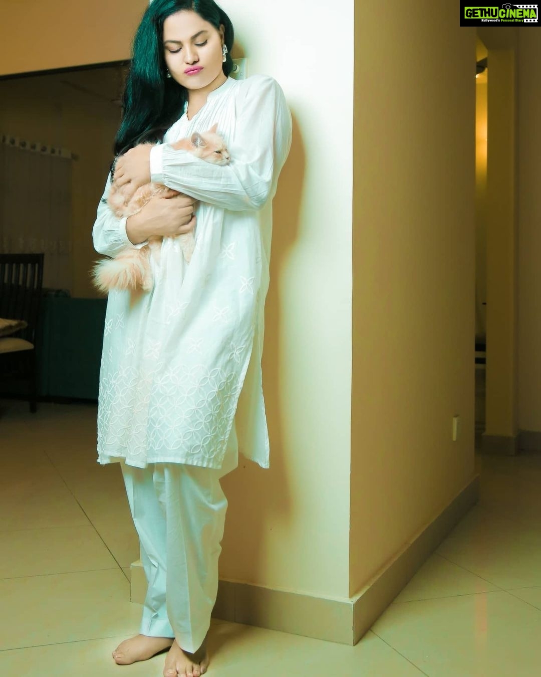 Veena Malik Instagram - #weightlossjourney #VeenaMalik 📷 @mateenshahphotography @tahseenkhanoffical