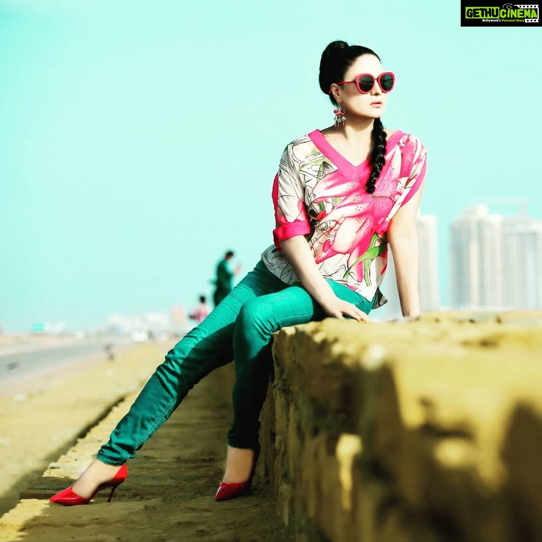Veena Malik Instagram - Be the Rainbow You keep on chasing #ππππβ€οΈ #VeenaMalik #veenamalikpakistan #theveenamalik π·credit @mateenshahphotography @tahseenkhanoffical #ππ
