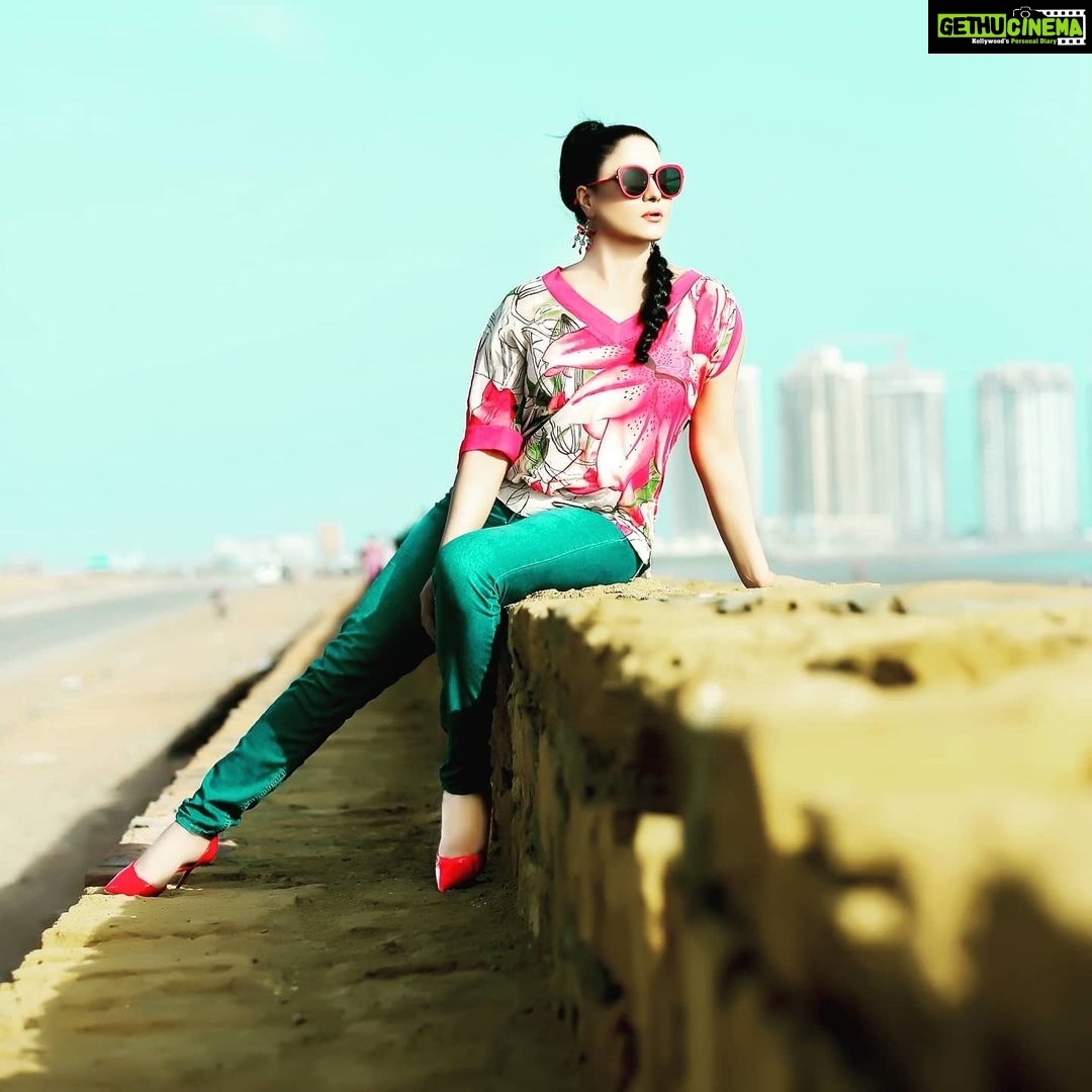 Veena Malik Instagram - Be the Rainbow You keep on chasing #ππππβ€οΈ #VeenaMalik #veenamalikpakistan #theveenamalik π·credit @mateenshahphotography @tahseenkhanoffical #ππ