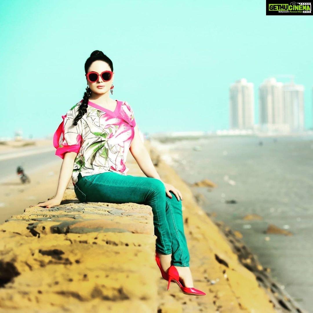 Veena Malik Instagram - Be the Rainbow You keep on chasing #ππππβ€οΈ #VeenaMalik #veenamalikpakistan #theveenamalik π·credit @mateenshahphotography @tahseenkhanoffical #ππ