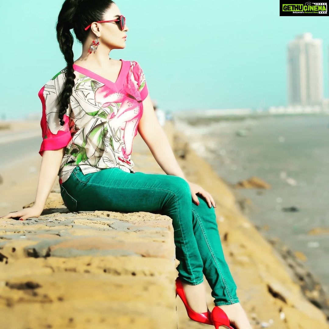 Veena Malik Instagram - Be the Rainbow You keep on chasing #ππππβ€οΈ #VeenaMalik #veenamalikpakistan #theveenamalik π·credit @mateenshahphotography @tahseenkhanoffical #ππ