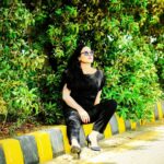 Veena Malik Instagram – #walkinthewoods #veenamalik #💚💛❤️ 
photographry @mateenshahphotography 
Styling🎀 @tahseenkhanoffical