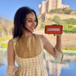 Vidhya Instagram - #AD This is the @kayak_in app. I make sure I check their app when planning my trip and staycations, because it’s super easy to use. You can use their filters and you will always find a flight (or hotel) deal that works for you. Go check their app now! I’m working with them to bring you more travel content. Stay safe, Move safe! Hotel Alila Fort Bishangarh Jaipur