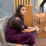 Vidya Balan Instagram – Packing. Moving. Organising…. From one room to the other 🥵! 
How is your Tuesday going 📦😬!?