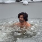 Vidyut Jammwal Instagram - ITrainLikeVidyutJammwal If someone(including your own mind) tells you that THIS is difficult! ! the thought comes from NoExperience.. ITS SIMPLE.. DO IT!! Break your own Barriers #iTrainLikeVidyutJammwal says make it a part of your bucket 🪣 list 💯 recovery from any ailment/injury #REBORN InstantFIX