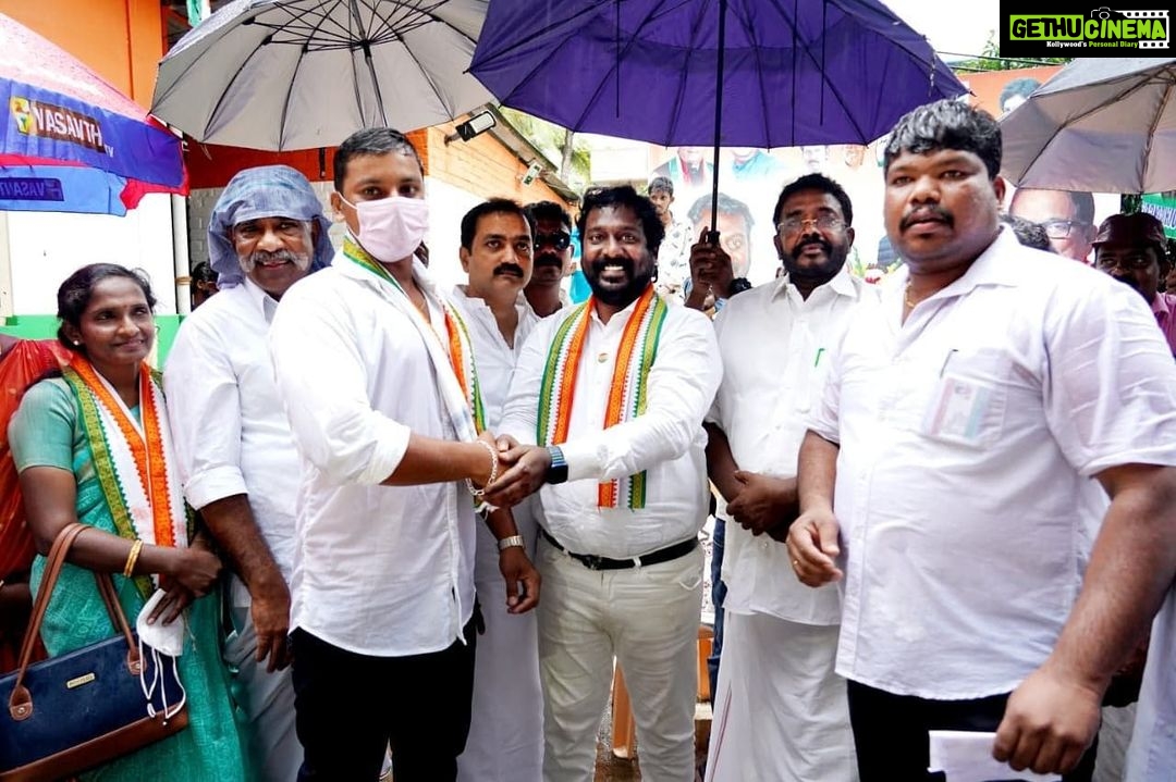 Vijay Vasanth Instagram - கன்னியாகுமரி மேற்கு இளைஞர் காங்கிரஸ் தலைவர் N.S திபாகர் முயற்சியால் இன்று ஐநூற்றுக்கும் மேற்பட்ட மாற்று கட்சி உறுப்பினர்கள் எமது அலுவலகத்திற்கு வருகை தந்து காங்கிரஸ் கட்சியில் இணைந்தனர். திரு J.G.பிரின்ஸ் MLA மற்றும் மாநில, மாவட்ட நிர்வாகிகள் இந்நிகழ்ச்சியில் கலந்து கொண்டனர். Marthandam, Kanyakumari