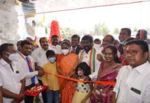 Vijay Vasanth Instagram - வசந்த் & கோ நிறுவனத்தின் 99வது கிளை இன்று சேலத்தில் வெகுசிறப்பாக திறந்து வைக்கப்பட்டது. கலந்து கொண்டு வாழ்த்திய அனைவருக்கும் குடும்பத்தின் சார்பாக நன்றியை தெரிவித்துக் கொள்கிறேன். #ForDad Salem, India