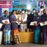 Vijay Vasanth Instagram - நாகர்கோவிலில் பிற்படுத்தப்பட்டோர் ரயில்வே தொழிலாளர்கள் நல சங்கம் மற்றும் சிரிப்பு யோகா சங்கம் சார்பில் கொரோனா காலத்தில் அரும்பணியாற்றிய தூய்மை பணியாளர்களுக்கு விருது வழங்கும் விழாவில் கலந்து கொண்டு விருதுகள் வழங்கினேன்.