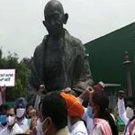 Vijay Vasanth Instagram – Joined Congress MPs lead by Shri @rahulgandhi in protesting against the #FarmLaws in front of Mahatma Gandhi statue in Parliament.

விவசாயிகள் நலனை கருத்தில் கொண்டு விவசாய சட்டங்களை திரும்ப பெற கோரி பாராளுமன்றத்தில் காங்கிரஸ் உறுப்பினர்களின் போராட்டத்தில் கலந்து கொண்டேன்.