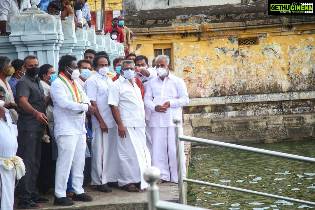 Vijay Vasanth Instagram - குமரி மாவட்டத்தில் அமைந்துள்ள கோவில்களின் புனரமைப்பு பணிகளை ஆய்வு செய்வதற்காக மாண்புமிகு தமிழக இந்து அறநிலை துறை அமைச்சர் திரு சேகர்பாபு அவர்கள் குமரி மாவட்டத்திற்கு வருகை தந்திருந்தார்கள். சுசீந்திரம் தாணுமாலயன் திரு கோவிலில் நடைபெற்ற ஆய்வில் நானும் கலந்து கொண்டேன். மாண்புமிகு தகவல் தொழில்நுட்பத்துறை அமைச்சர் திரு மனோ தங்கராஜ், முன்னாள் அமைச்சர் திரு சுரேஷ்ராஜன், அறநிலை துறை அதிகாரிகள், கட்சித் தலைவர்கள் மற்றும் பலர் இதில் கலந்து கொண்டனர். Kanyakumari, India