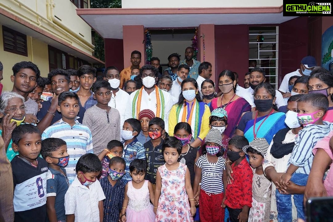 Vijay Vasanth Instagram - Today I received a request from "Children Parliament" of Kottoorkonam as I had visited the kids on their invitation. They had requested for repair of roads and desilting of ponds in their village. So glad to see such responsible young citizens taking up social causes. Kanyakumari, India