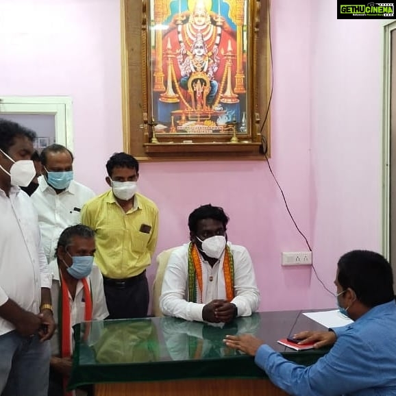 Vijay Vasanth Instagram - மண்டைக்காடு அருள்மிகு பகவதியம்மன் திருக்கோவிலில் தீ விபத்து ஏற்பட்டதை அறிந்து கோவிலுக்கு சென்று பார்வையிட்டேன். இக்கோவிலின் பழமை மற்றும் பாரம்பரியத்தை நிலைநாட்டி கோவிலை சீர் செய்ய மாண்புமிகு தமிழக முதல்வர் அவர்கள் மற்றும் இந்து அறநிலையத்துறை அமைச்சர் அவர்களையும் கேட்டுகொள்கிறேன். Kanyakumari, India