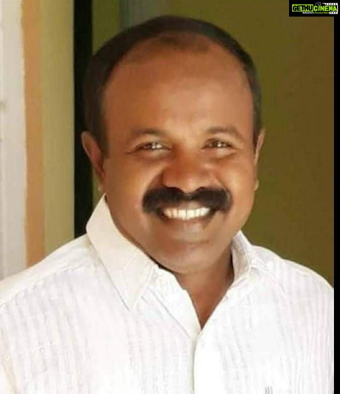 Vijay Vasanth Instagram - காங்கிரஸ் தொழிற்சங்க நிர்வாகியும், அகில இந்திய காங்கிரஸ் கமிட்டி உறுப்பினர் திரு. ஜெயக்குமார் அவர்கள் காலமானார்கள். அன்னாரை இழந்து வாடும் அவரது குடும்பத்தினருக்கும் காங்கிரஸ் நிர்வாகிகளுக்கும் ஆறுதல் தெரிவித்து அன்னாரது ஆன்மா சாந்தியடைய இறைவனை வேண்டுகிறேன். Kanyakumari, India