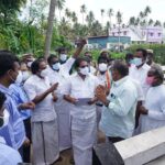 Vijay Vasanth Instagram – இன்று இரண்டாவது நாளாக மாண்புமிகு தமிழக அமைச்சர்கள் திரு கே. கே. எஸ். எஸ். ஆர் ராமச்சந்திரன் மற்றும் திரு மனோ தங்கராஜ் ஆகியோருடன் காற்று மற்றும் மழை காரணமாக பாதிப்படைந்த விவசாய நிலங்களையும் மக்கள் தங்க வைக்கப்பட்ட முகாம் ஆகியவற்றை பார்வையிட்டோம்.

#INC #SoniaGandhi #RahulGhandhi #AICC #incpriyanka #KSAlagiri #dineshgrao #TNCC #kanniyakumari #vasanthakumar #இணைவோம்_வெல்வோம் #கன்னியாகுமரி_பாராளுமன்ற_தொகுதி_இடைதேர்தல்_2021 #bbcnews #News7Tamil #News18TamilNadu #dailythanthinews #Dinakarannews @rkkssr @manothangaraj.dmk_ Kanyakumari, India
