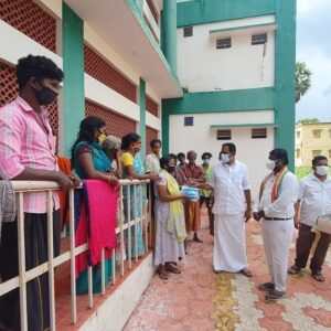 Vijay Vasanth Instagram - தாமிரபரணி ஆற்றில் வெள்ளப்பெருக்கு எற்பட்டு கரையோரம் வசிக்கும் மக்கள் பாதுகாப்பாக பேரிடர் பாதுகாப்பு மையங்களில் தங்க வைக்கப்பட்டுள்ளனர். தொகுதி சட்டமன்ற உறுப்பினர் திரு ராஜேஷ்குமார் அவர்களுடன் நேற்று சென்று குறைகளை கேட்டறிந்தேன். தேவையான உதவிகளை மக்களுக்கு வழங்க அதிகாரிகளை கேட்டு கொண்டேன்.

#INC #SoniaGandhi #RahulGhandhi #AICC #incpriyanka #KSAlagiri #dineshgrao #TNCC #kanniyakumari #vasanthakumar #இணைவோம்_வெல்வோம் #கன்னியாகுமரி_பாராளுமன்ற_தொகுதி_இடைதேர்தல்_2021 #bbcnews #News7Tamil #News18TamilNadu #dailythanthinews #Dinakarannews