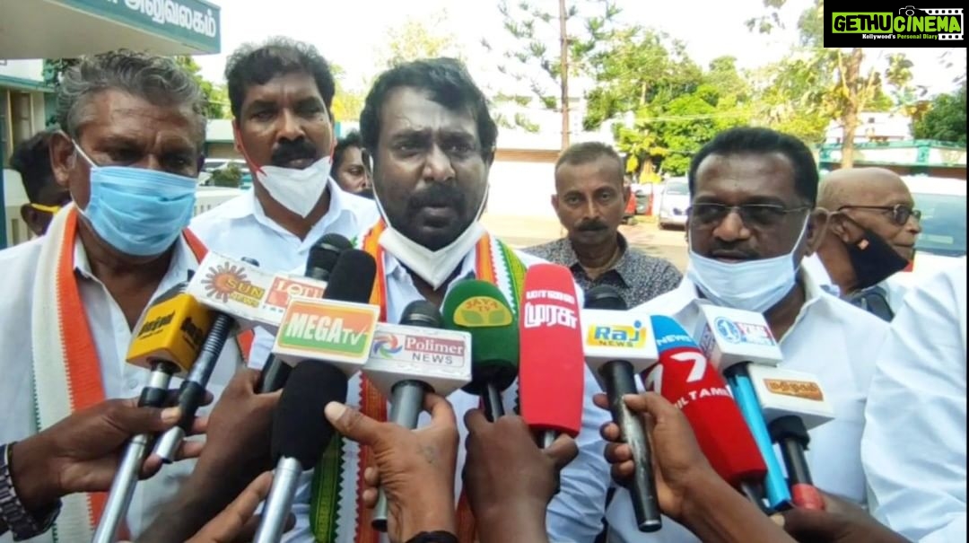 Vijay Vasanth Instagram - மங்களூர் கடல் பகுதியில் மீன் பிடித்து கொண்டிருந்த போது கப்பல் மோதி இறந்த குமரி மாவட்டம் குளச்சல் பகுதி மீனவர்களின் குடும்பங்களுக்கு நிவாரண உதவி மற்றும் குடும்பத்தில் ஒருவருக்கு அரசு பணி வழங்க வேண்டும் என கோரி சட்டமன்ற உறுப்பினர்களுடன் மாவட்ட ஆட்சியர் அவர்களிடம் மனு அளித்தோம். Kanyakumari, India