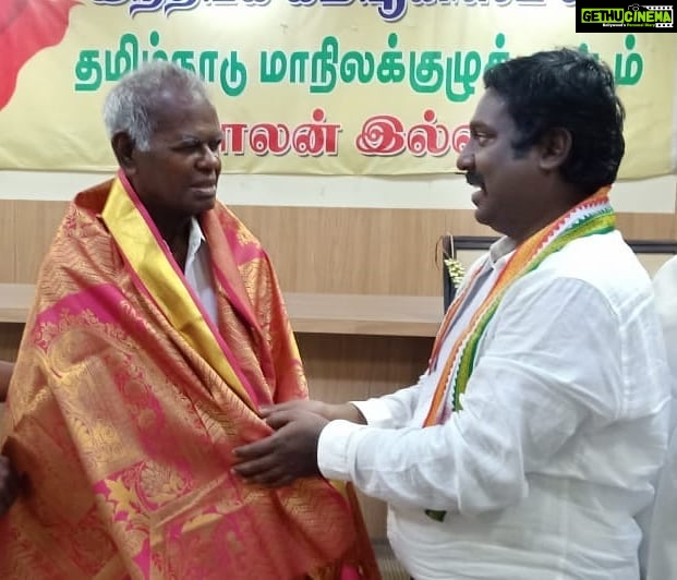 Vijay Vasanth Instagram - இந்திய கம்யூனிஸ்ட் கட்சி மூத்த தலைவர் தோழர் நல்லகண்ணு அவர்களை சந்தித்து கன்னியாகுமரி பாரளுமன்ற இடைதேர்தலில் போட்டியிடுவதை தெரிவித்து சால்வை அணிவித்து வாழ்த்து பெற்றேன். #INC #SoniaGandhi #RahulGhandhi #AICC #incpriyanka #KSAlagiri #dineshgrao #TNCC #kanniyakumari Kanyakumari, India