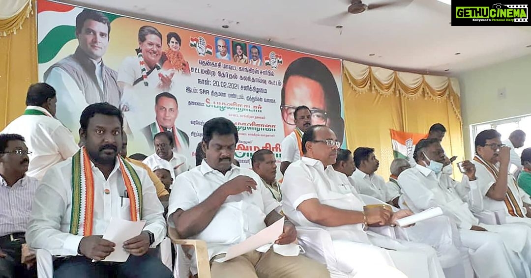 Vijay Vasanth Instagram - தென்காசி மாவட்டம் குத்துக்கல் வலசையில் காங்கிரஸ் சார்பில் 2021 சட்டமன்ற தேர்தல் தொடர்பான கலந்தாய்வு கூட்டம் மாவட்ட தலைவர் பழனி நாடார் தலைமையில் நடைபெற்றது. இந்நிகழ்ச்சியில் சிறப்பு அழைப்பாளராக தமிழ்நாடு காங்கிரஸ் கமிட்டி மாநில தலைவர் கே. எஸ். அழகிரி கலந்து கொண்டு சட்டமன்ற தேர்தல் குறித்து ஆலோசனைகள் வழங்கி பேசினார். இந்த கூட்டத்தில் அகில இந்திய காங்கிரஸ் கமிட்டி செயலாளர் ஸ்ரீவல்லபிரசாத், முன்னாள் மத்திய அமைச்சர் தனுஷ்கோடி ஆதித்தன், முன்னாள் பாராளுமன்ற உறுப்பினர் ராமசுப்பு, காங்கிரஸ் கட்சி சட்டமன்ற தலைவர் ராம்சாமி, பொதுச் செயலாளர் ஆலங்குளம் எம்.எஸ். காமராஜ் உட்பட பலர் கலந்து கொண்ட நிகழ்ச்சியில் கலந்து கொண்டேன். @iamsoniagandhi @incindia @rahulgandhi @dineshgrao @inctamilnadu @alagiriks Tenkasi