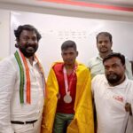 Vijay Vasanth Instagram – டோக்கியோவில் நடந்த பாரா ஒலிம்பிக் போட்டியில் இந்தியாவிற்கு வெள்ளி பதக்கம் வென்று பெருமை சேர்த்த தமிழக வீரர் மாரியப்பன் தங்கவேலு அவர்களை பாராட்டி வாழ்த்து தெரிவித்தேன்.
@weareteamindia