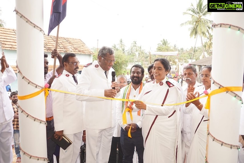 Vijay Vasanth Instagram - கன்னியாகுமரி மாவட்டம் புதுகிராமத்தில் இரட்சணிய சேனை புதிய ஆலயம் திறப்புவிழாவில் கலந்து கொண்டேன். டிவிஷனல் தளபதி மேஜர். பாபு சாம்ராஜ் தலைமையில் இந்திய தென்கிழக்கு மாகாண தளபதி கர்னல். ஜாண்குமார் தசாரி மற்றும் மாகாண பெண்கள் ஊழியங்களின் தலைவி கர்னல் மணி குமாரி தசாரி புதிய சபையை திறந்து வைத்தனர். நிகழ்ச்சியில் திமுக சட்டமன்ற உறுப்பினர் ஆஸ்டின், வட்டார தலைவர் காலபெருமாள் காலபெருமாள், மகிளா காங்கிரஸ் கிழக்கு மாவட்ட தலைவி அருள் சபிதா, நிர்வாகிகள் ஜோயல், ஹெலன், மகாலிங்கம், திமுக நிர்வாகிகள் தாமரைபாரதி, மதியழகன் உட்பட பலர் கலந்து கொண்டனர்.