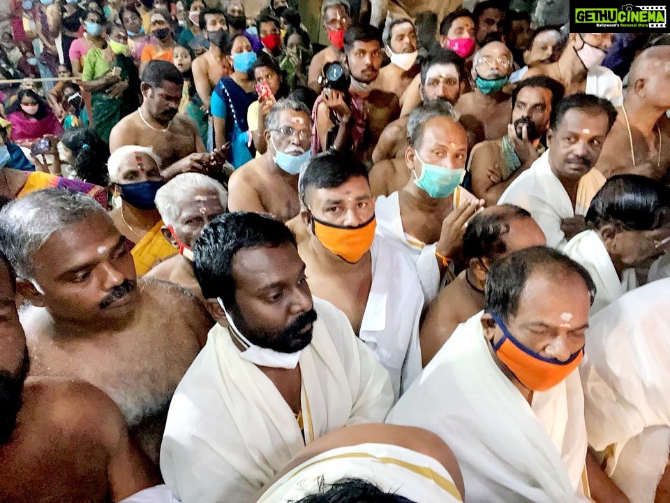 Vijay Vasanth Instagram - கன்னியாகுமரி மாவட்டம் பிரசித்தி பெற்ற சுசீந்திரம் ஶ்ரீ தாணுமாலையன் சுவாமி திருக்கோயில் மார்கழி திருவிழா இன்று கொடியேற்றத்துடன் தொடங்கியது. இந்த கொடியேற்று நிகழ்ச்சியில் தமிழக அரசு டெல்லி சிறப்பு பிரதிநிதி தளவாய் சுந்தரம், வட்டார தலைவர் காலபெருமாள், சுசீந்திரம் நகர துணைத்தலைவர் ராஜா, ஹரி, மகிளா காங்கிரஸ் துணைத்தலைவி ஹெலன் மற்றும் ஏராளமான பக்தர் கலந்து கொண்டு சுவாமியின் அருள் பெற்று சென்றனர்.
