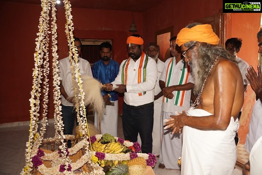 Vijay Vasanth Instagram - சாமிதோப்பு அய்யா வைகுண்டசாமி அருளிய அகிலத்திரட்டு உதய தினவிழா அன்பு வனத்தில் பாலபிரஜாபதி அடிகளார் தலைமையில் ஆண்டுதோறும் நடைபெறும் இந்த நிகழ்ச்சியில் கலந்து கொண்டேன். வட்டார தலைவர் முருகேசன், கரூம்பாட்டூர் ஊராட்சி தலைவர் அய்யாபழம், கொட்டாரம் பேரூராட்சித் தலைவர் அரிகிருஷ்ணன், அகஸ்தீஸ்வரம் நகர தலைவர் கிங்ஸ்லின், ஸ்ரீராமன், உட்பட பலர் கலந்து கொண்டனர்.