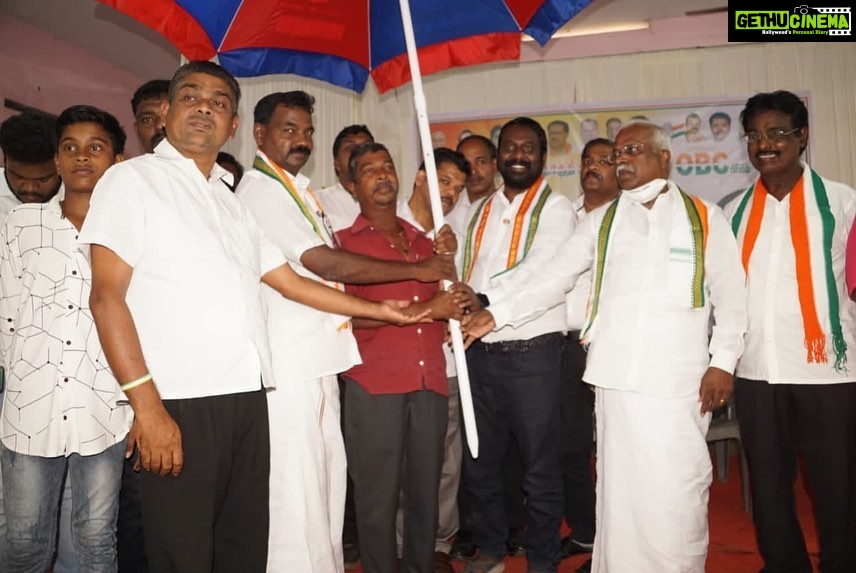 Vijay Vasanth Instagram - கன்னியாகுமரி மேற்கு மாவட்ட காங்கிரஸ் OBC துறை சார்பில் அன்னை சோனியா காந்தி அவர்களின் 74-வது பிறந்தநாள் விழா கிள்ளியூர் நடைபெற்றது .OBC பிரிவு மேற்கு மாவட்ட தலைவர் R.ஸ்டூவர்ட் தலைமை வகித்தார். நிகழ்ச்சியில் குமரி மேற்கு மாவட்ட காங்கிரஸ் தலைவர் வழக்கறிஞர் S.ராஜேஷ்குமார் எம். எல். ஏ, ராபர்ட் புரூஸ், தமிழ்நாடு காங்கிரஸ் OBC துறை பொதுசெயலாளர் P. அருள் ஆனந்த், காஞ்சிபுரம் மாவட்ட காங்கிரஸ் தலைவர் ரூபி R.மனோகரன், அகில இந்திய மீனவர் காங்கிரஸ் செயற்குழு உறுப்பினர் ஜோர்தான், குமரி மேற்கு மாவட்ட காங்கிரஸ் துணை தலைவர்கள் T.பால்மணி, D.அந்தோனிமுத்து, அருள்தாஸ் மற்றும் ஜெரோம் பிரதாப்சிங், ஜெயக்குமார், பால்ராஜ், தர்மராஜ், ஜாண்கிரிஸ்டோபர் உட்பட முக்கிய காங்கிரஸ் நிர்வாகிகள் கலந்து கொண்டனர்.நிகழ்ச்சியில் 74 நபர்களுக்கு நல திட்ட உதவிகள் வழங்கபட்டது.