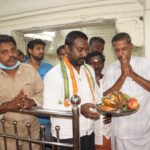 Vijay Vasanth Instagram - கன்னியாகுமரியில் உள்ள அருள்மிகு காசிவிஸ்வநாதர் திருக்கோயிலில் கார்த்திகை தீப திருநாளில் 1008 விளக்கு ஏற்றும் நிகழ்ச்சியில் கலந்து கொண்டு சாமி தரிசனம் செய்தேன்.