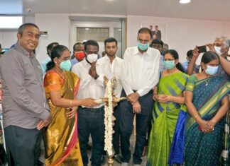 Vijay Vasanth Instagram - From the house of @vasanthandco_in we are ecstatic to announce our new and 90th showroom inaugurated by my mom today for the people of Arupukkotai. #ForDad @hvasanthakumar