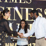 Vijay Vasanth Instagram - Thks @timesofindia 4 awarding @VasanthAndCo_IN The Best Consumer Eletronics Store. Presented by @aditiraohydari received by @iamvijayvasanth