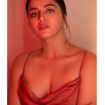 Wamiqa Gabbi Instagram – Picture 3 is “Felt Cute Might Delete Later” types 🧐
Make up: @beautybyradhika 
Hair: @hmubyreshammordani
Outfit : @forevernew_india
Earrings: @houseofshikha @ascend.rohank 
Styled by: @twofoldstyle 
Photographer : @dinesh_ahuja
Lighting Partner : @nanlite_india @photoquipindia