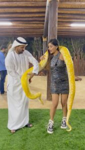 Yaashika Aanand Instagram - Life full of 🐍 snakes 😝🤷‍♀️ . - Pleasure meeting @sb_belhasa ❤️ . Thankyou for inviting me to @fame.park !! Wonderful time with 🐻🦁🦒🐍 !! . . . . . . . . . . #throwback #dubai #reels #explore #trending #snake #travel #yashika