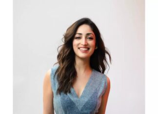 Yami Gautam Instagram - Blue-tiful Stylist : @alliaalrufai @rheasstylecloset Outfit : @mellowdrama_official Makeup: @mitalivakil Hair: @sajzdot Photographer: @haranish.hrf Photography assisted by : @snedal_gracias @aayuddhh