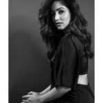 Yami Gautam Instagram – A Thursday on my mind! 🖤

Styling: @alliaalrufai
Styling assisted by: @shubhangini_gupta
Make up: @tanvichemburkar
Hair: @sheetal_f_khan
Photographer: @haranish.hrf
Photography assisted by : @snedal_gracias
@aayuddhh