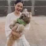 Yuvika Chaudhary Instagram - 🖤🤗💕😻#yuvikachaudhary #love#buddy #animallovers #tbt#cute